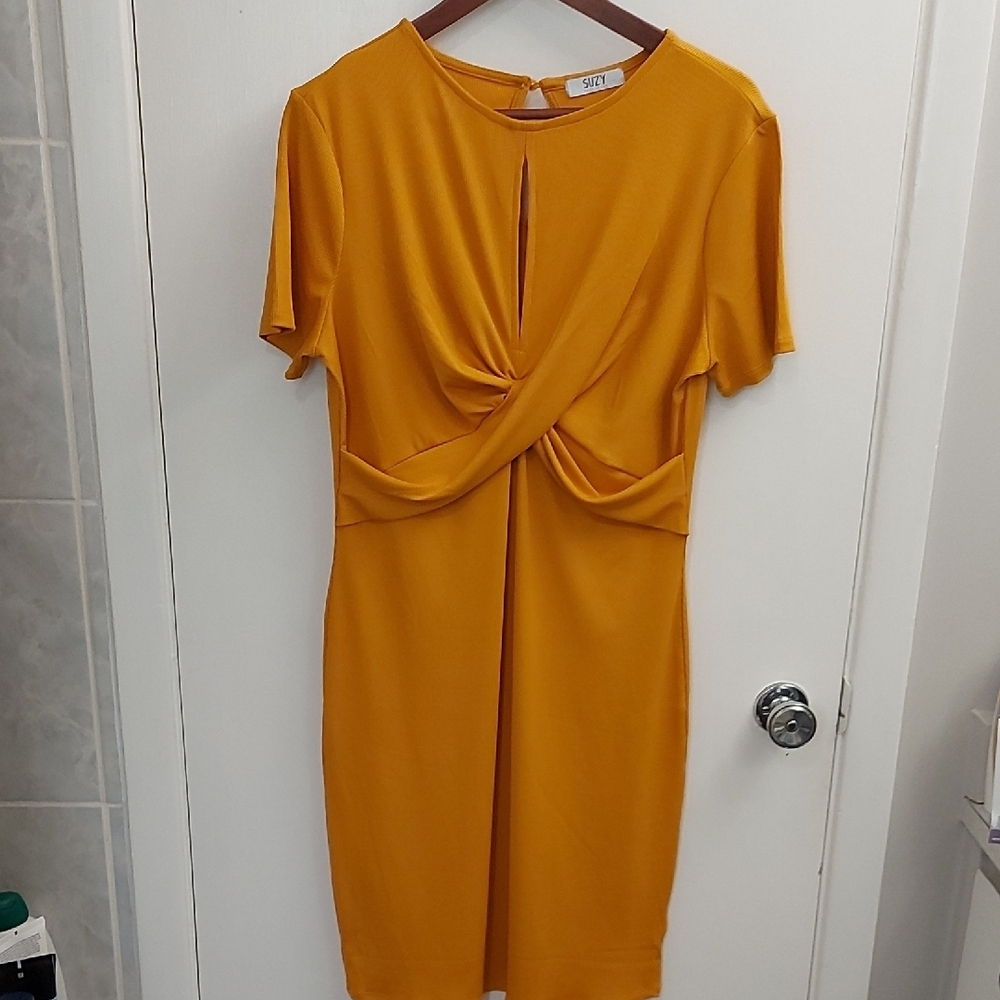 Suzy ShierMustard Yellow Twist Front Dress